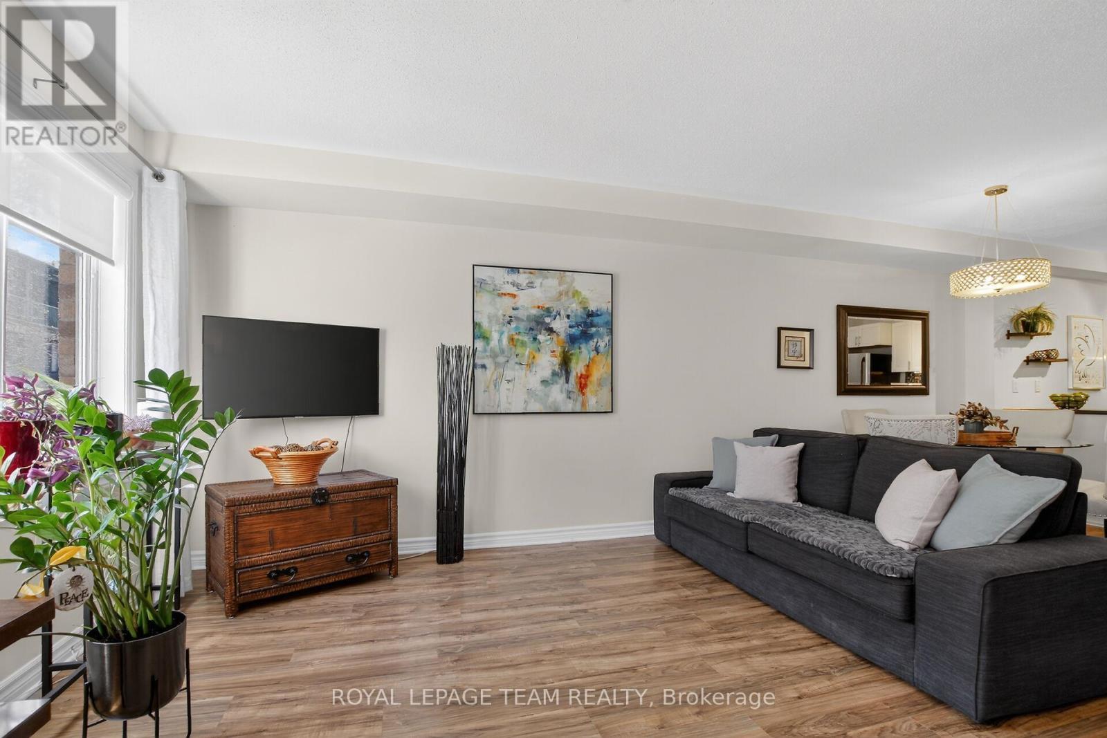 130A Lindenshade Drive, Ottawa, ON - Indoor Photo Showing Living Room