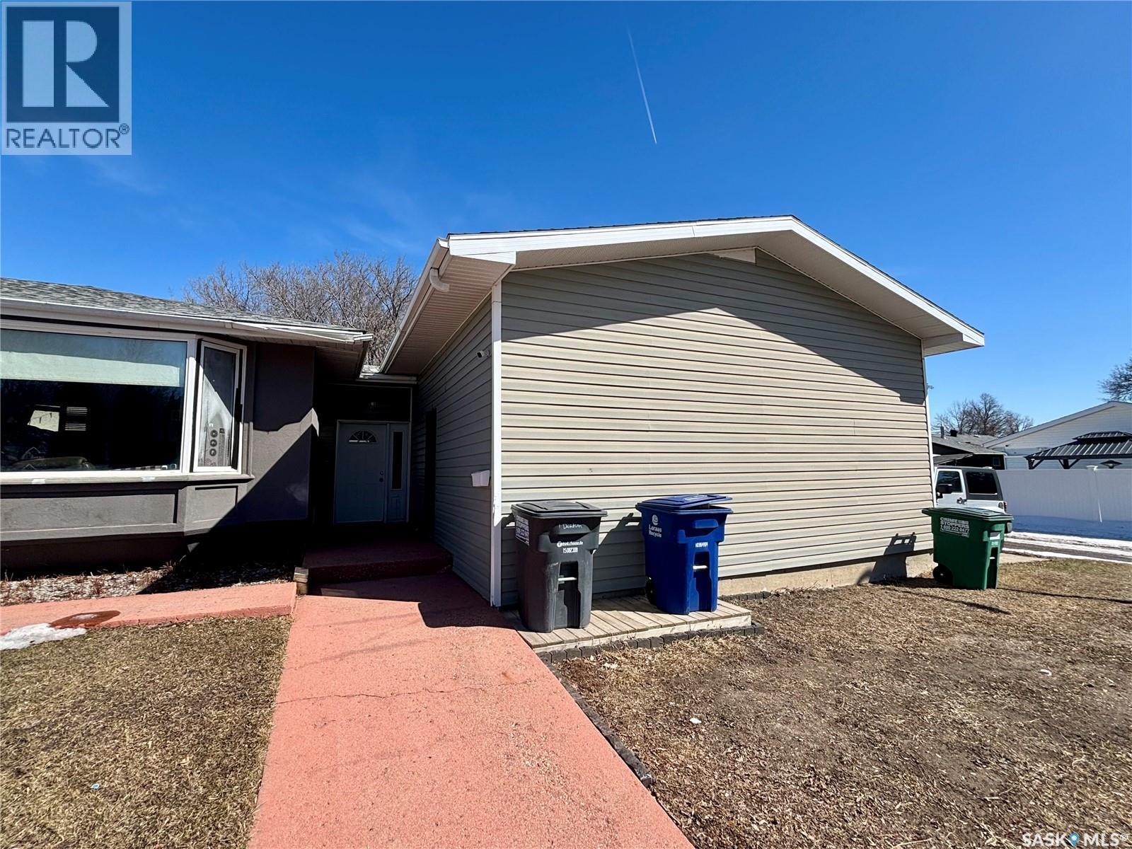1 Davidson Crescent, Saskatoon, SK - Outdoor With Exterior