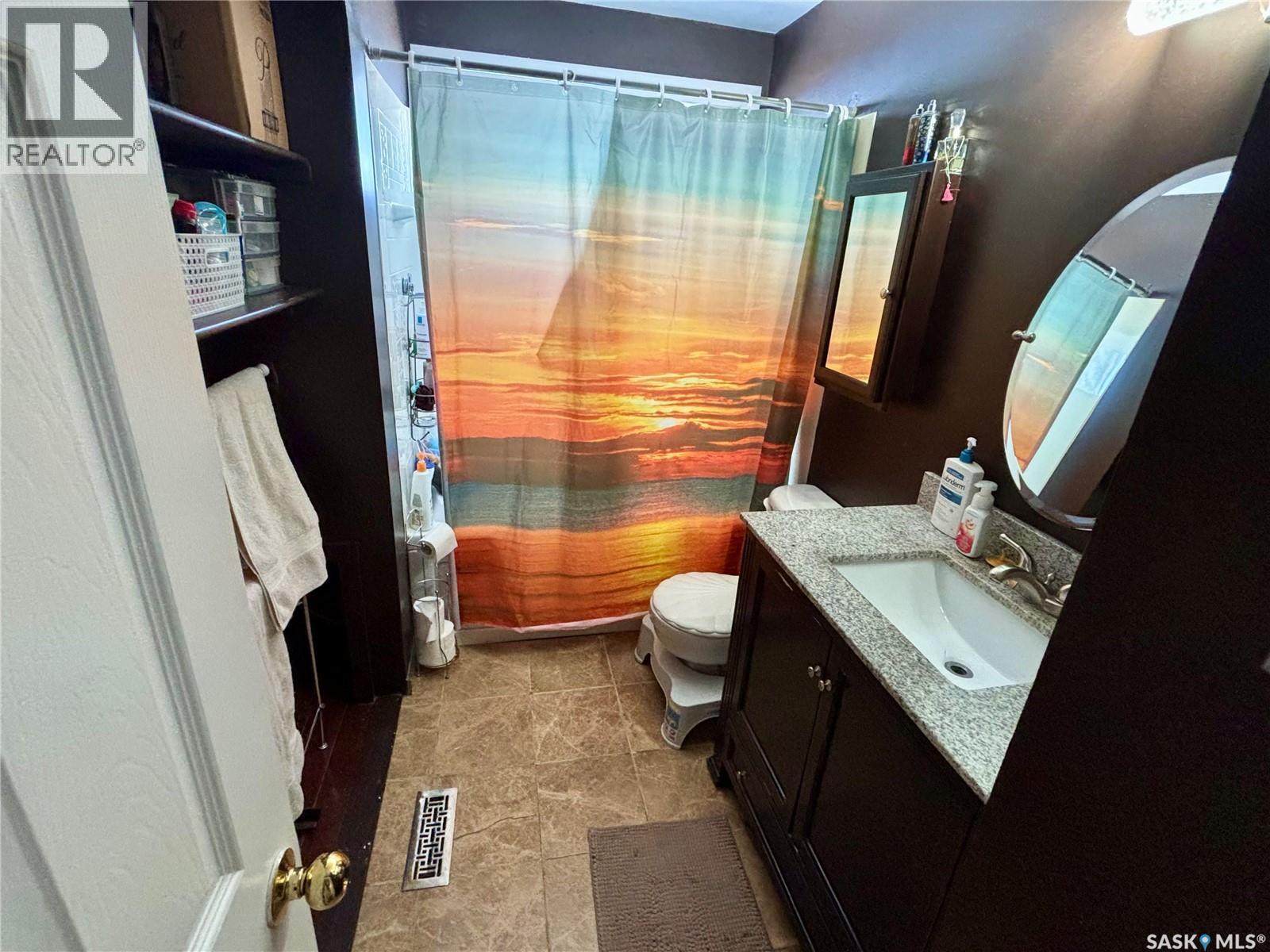 1 Davidson Crescent, Saskatoon, SK - Indoor Photo Showing Bathroom