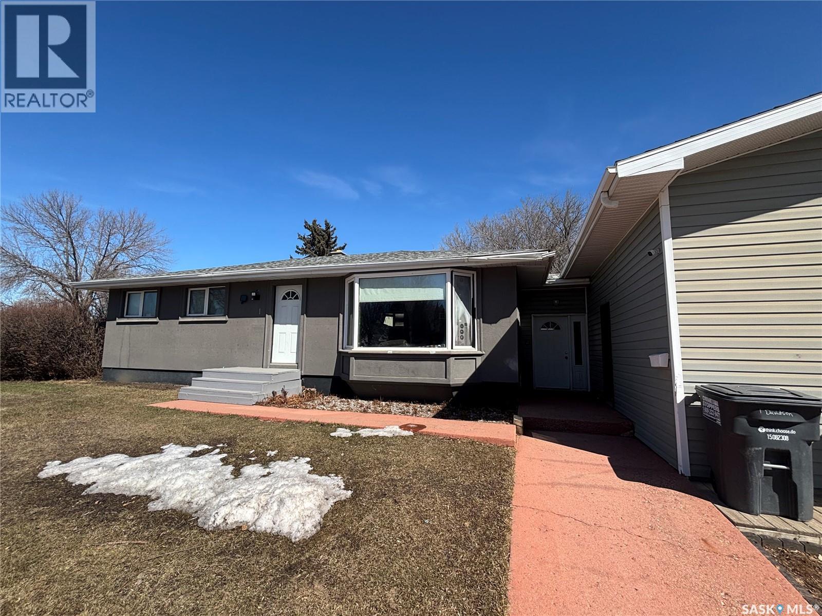 1 Davidson Crescent, Saskatoon, SK - Outdoor