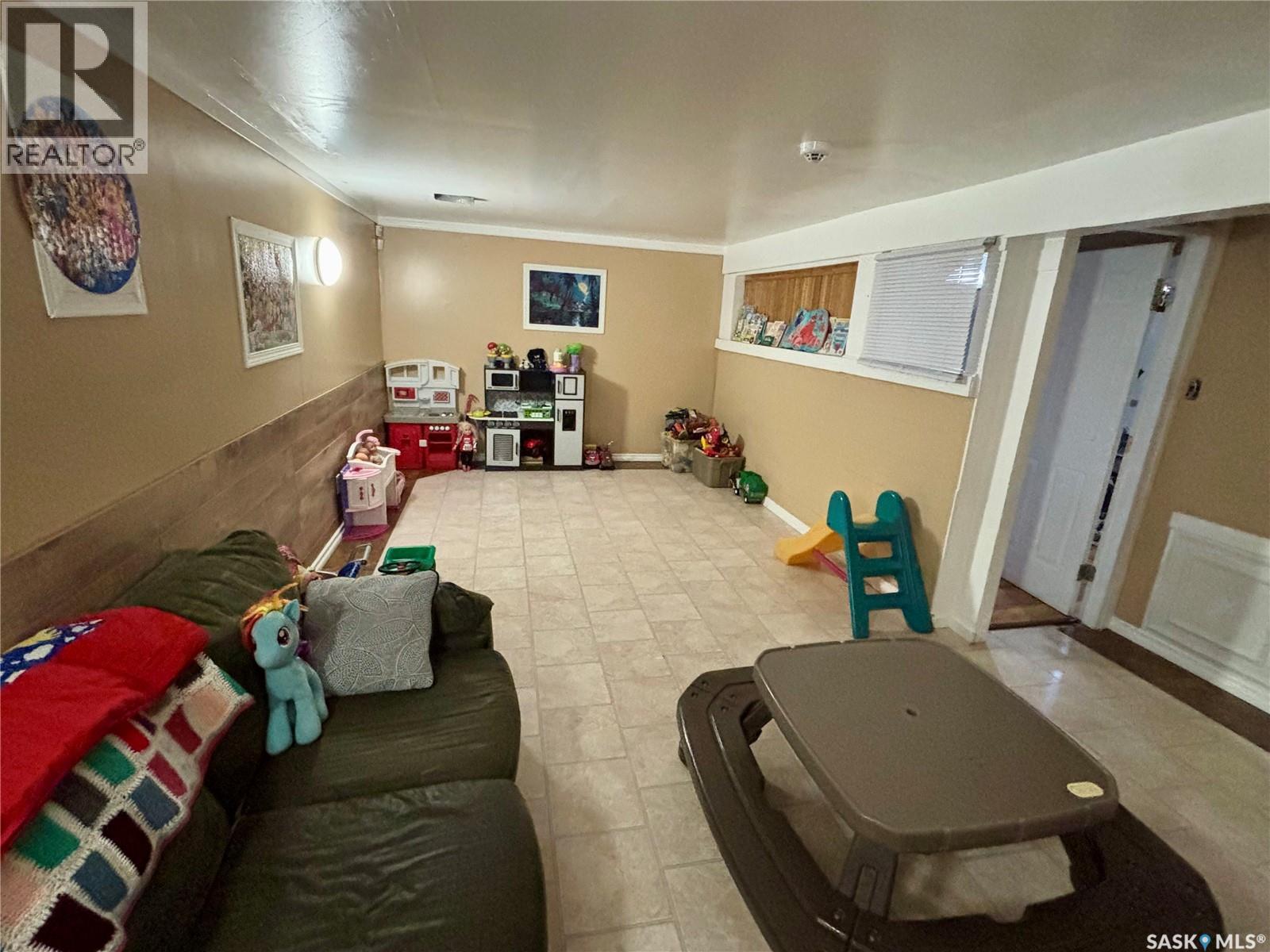 1 Davidson Crescent, Saskatoon, SK - Indoor Photo Showing Other Room