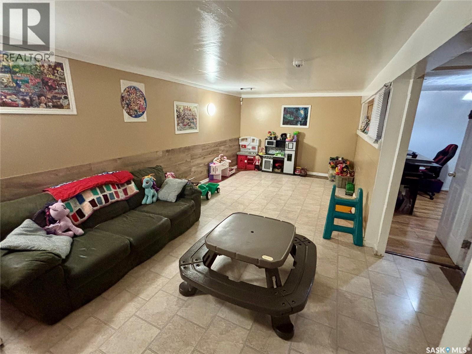 1 Davidson Crescent, Saskatoon, SK - Indoor