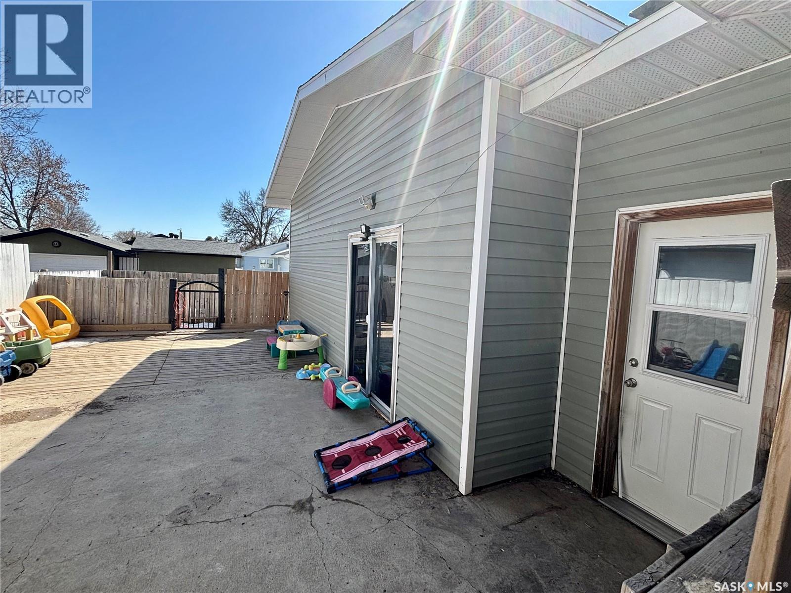1 Davidson Crescent, Saskatoon, SK - Outdoor With Exterior