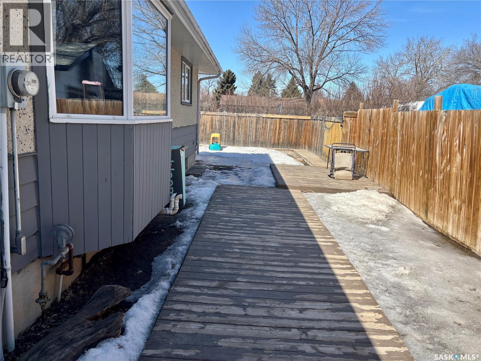 1 Davidson Crescent, Saskatoon, SK - Outdoor