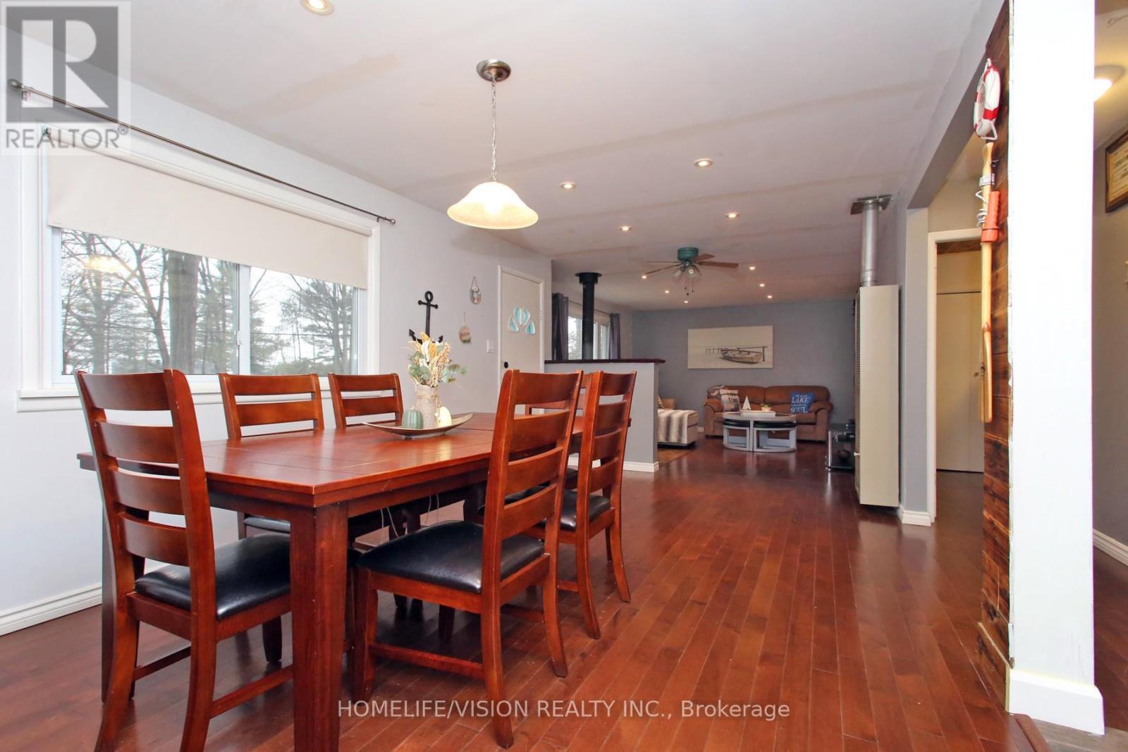 1807 Tiny Beaches Road S, Tiny, ON - Indoor Photo Showing Dining Room