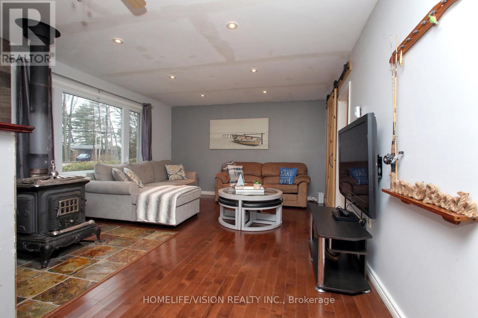 1807 Tiny Beaches Road S, Tiny, ON - Indoor