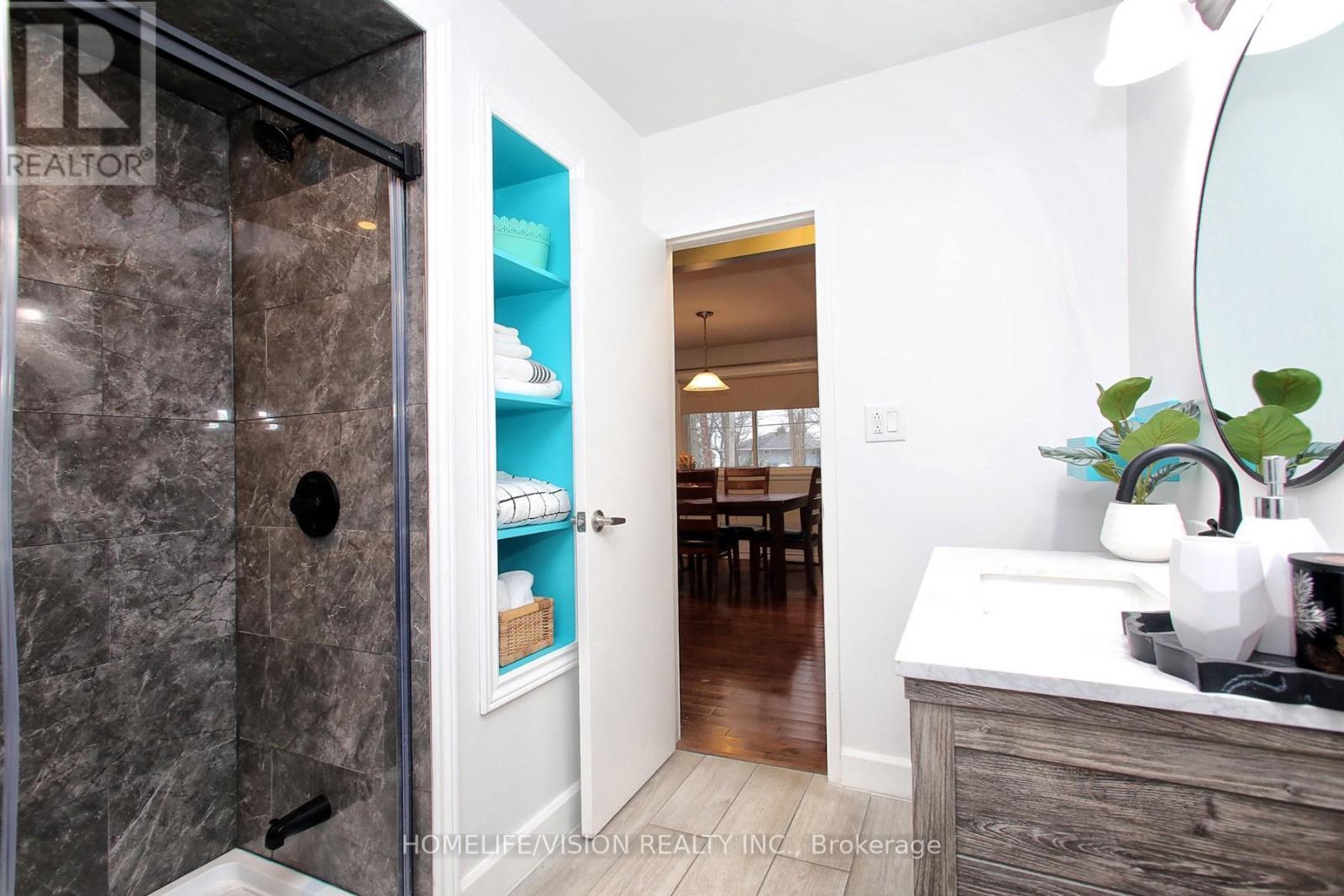 1807 Tiny Beaches Road S, Tiny, ON - Indoor Photo Showing Bathroom