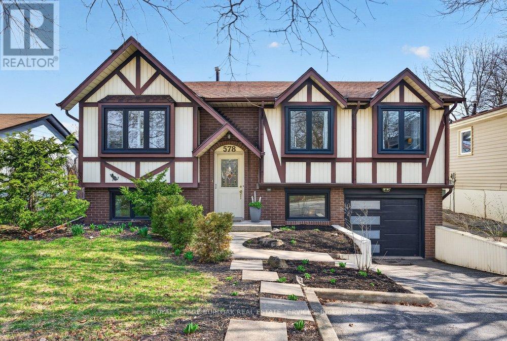 578 Holly Hill Crescent, Burlington, ON - Outdoor With Facade