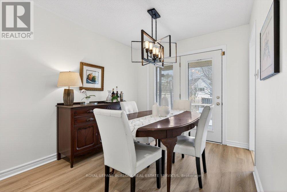 578 Holly Hill Crescent, Burlington, ON - Indoor Photo Showing Dining Room