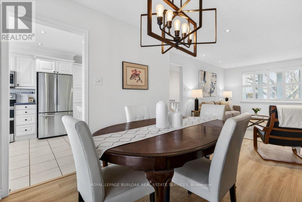 578 Holly Hill Crescent, Burlington, ON - Indoor Photo Showing Dining Room