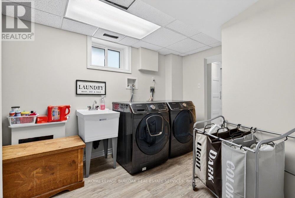 578 Holly Hill Crescent, Burlington, ON - Indoor Photo Showing Laundry Room