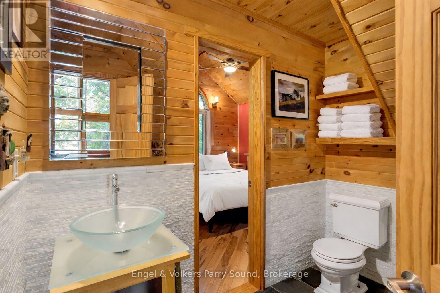 139 Manitou Drive, Mckellar, ON - Indoor Photo Showing Bathroom