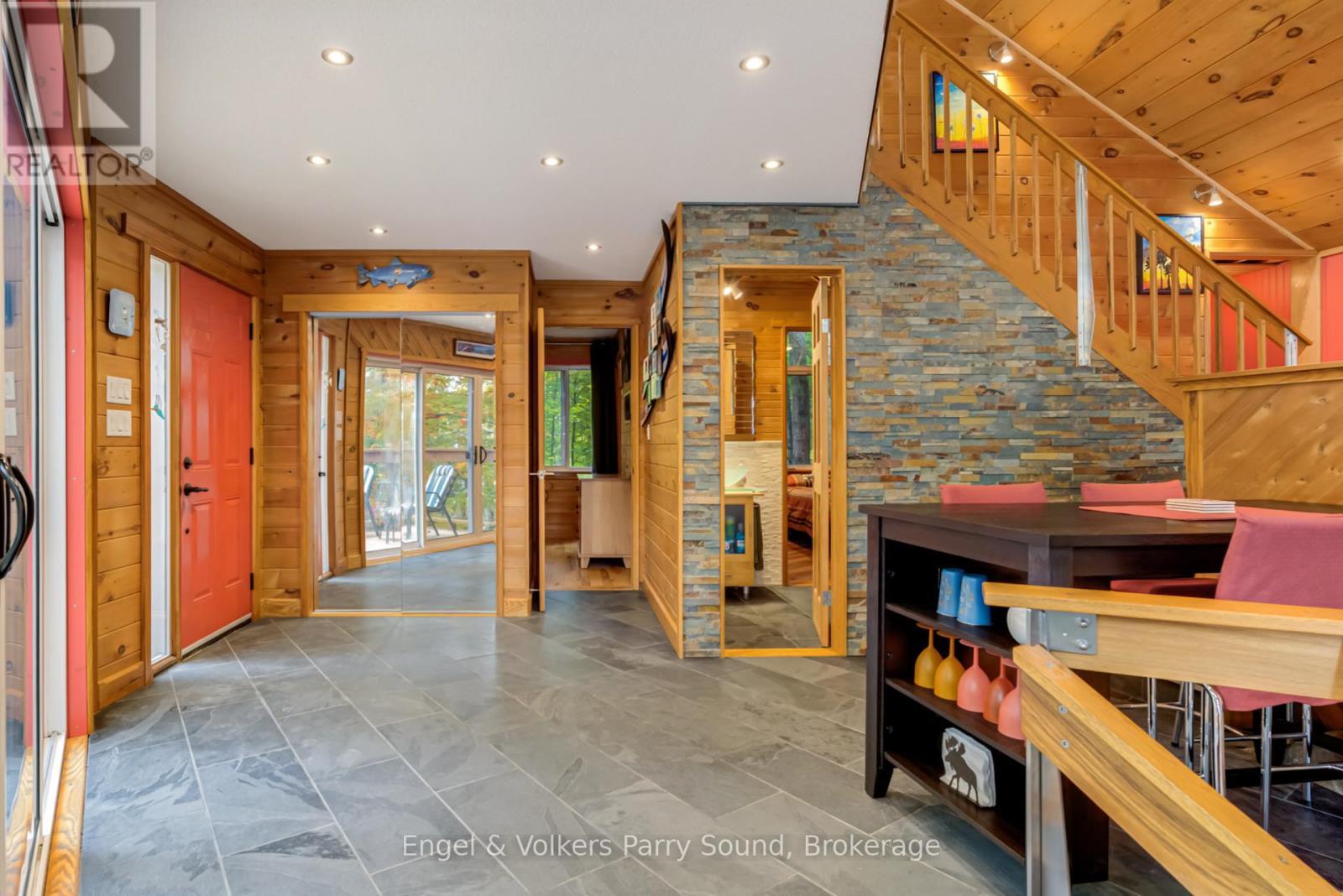 139 Manitou Drive, Mckellar, ON - Indoor Photo Showing Other Room