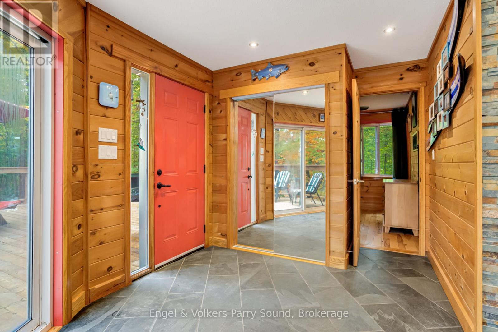 139 Manitou Drive, Mckellar, ON - Indoor Photo Showing Other Room