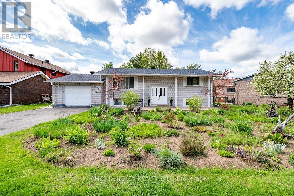 101 Frontenac Crescent, Deep River, ON - Outdoor