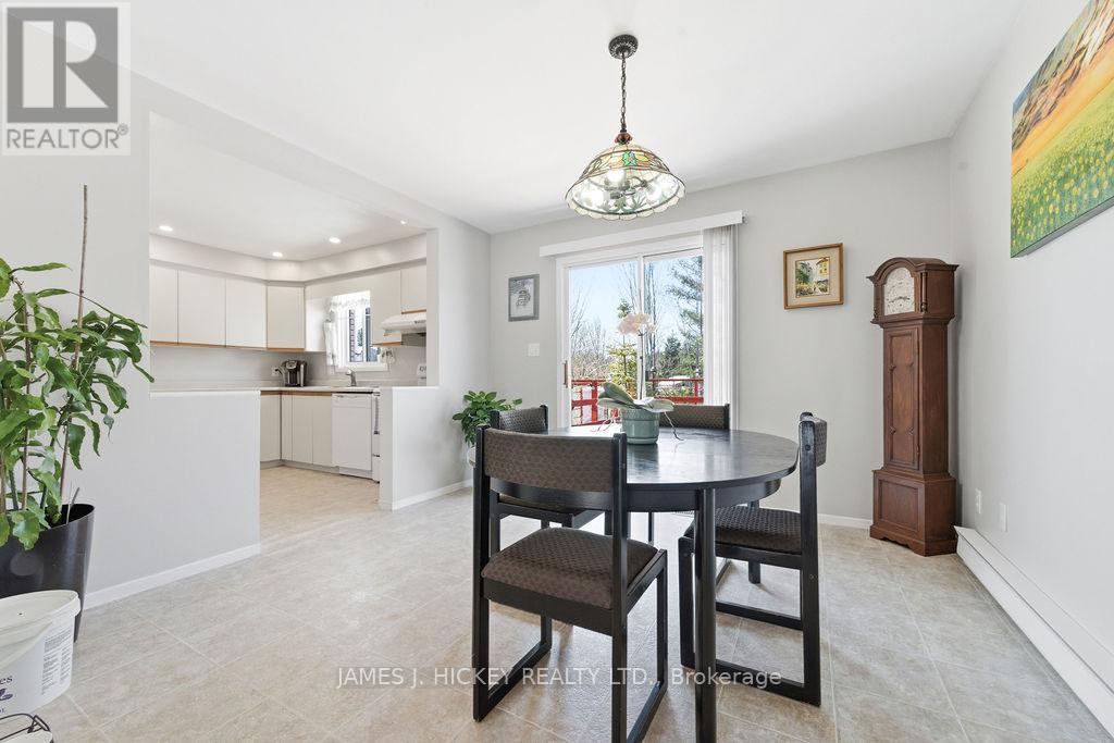 101 Frontenac Crescent, Deep River, ON - Indoor Photo Showing Dining Room
