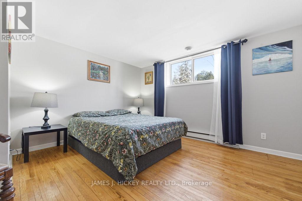 101 Frontenac Crescent, Deep River, ON - Indoor Photo Showing Bedroom