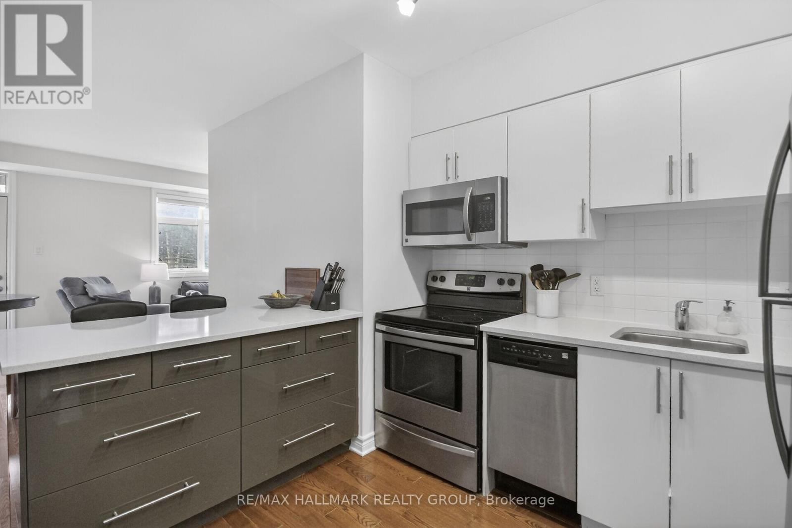 220 - 3684 Fallowfield Road, Ottawa, ON - Indoor Photo Showing Kitchen With Stainless Steel Kitchen With Upgraded Kitchen