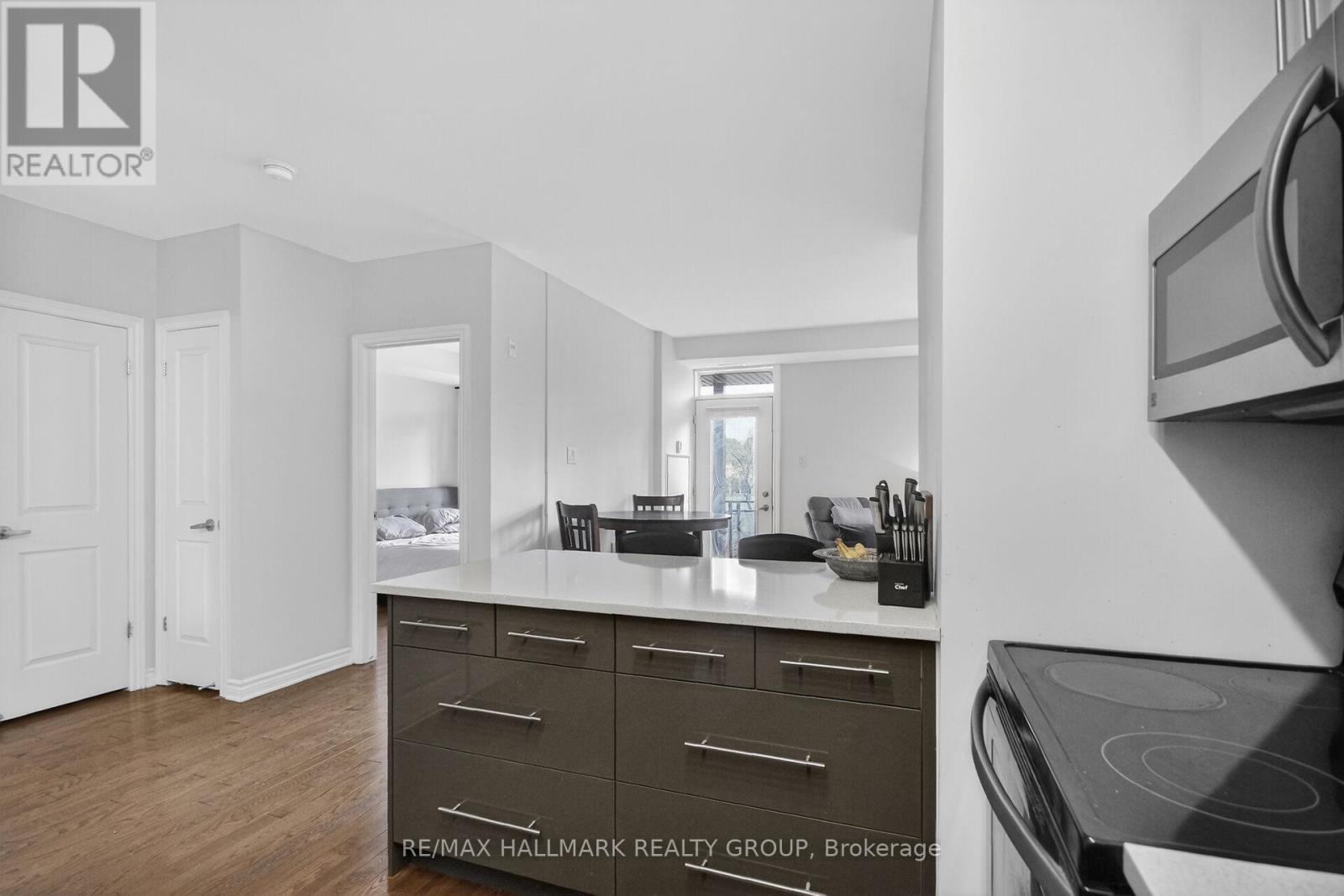 220 - 3684 Fallowfield Road, Ottawa, ON - Indoor Photo Showing Kitchen