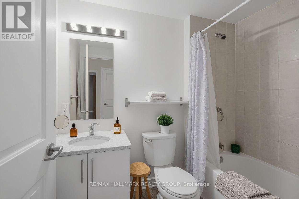 220 - 3684 Fallowfield Road, Ottawa, ON - Indoor Photo Showing Bathroom