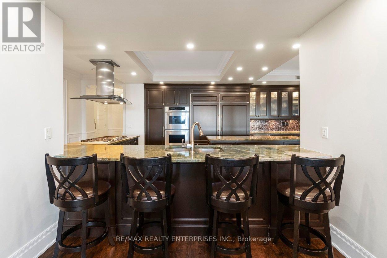 416 - 2095 Lake Shore Boulevard W, Toronto, ON - Indoor