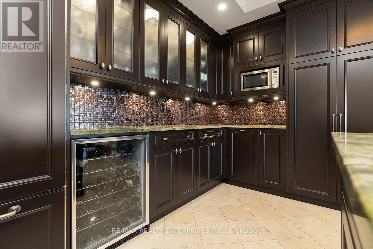 416 - 2095 Lake Shore Boulevard W, Toronto, ON - Indoor Photo Showing Kitchen