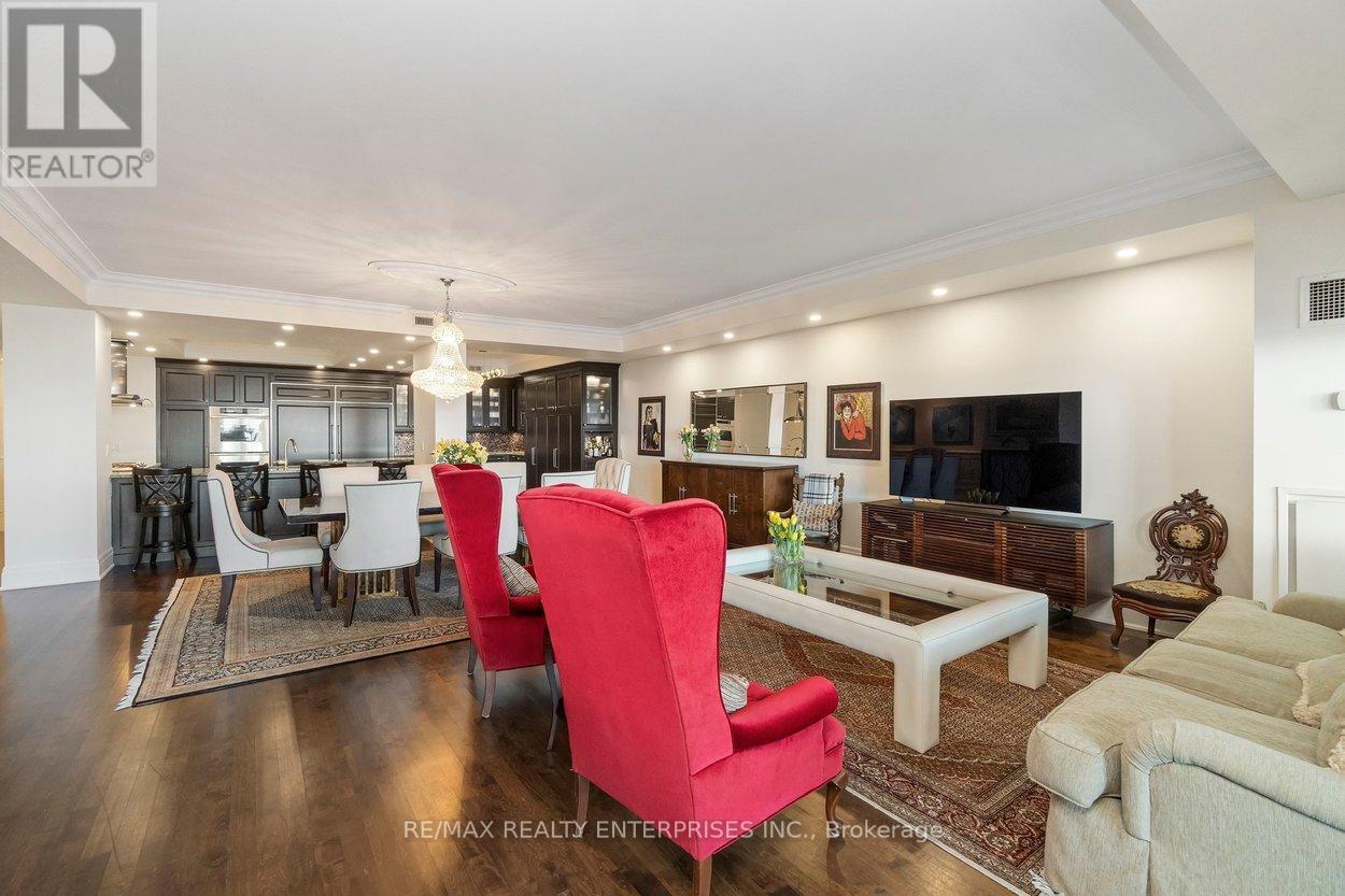 416 - 2095 Lake Shore Boulevard W, Toronto, ON - Indoor Photo Showing Living Room