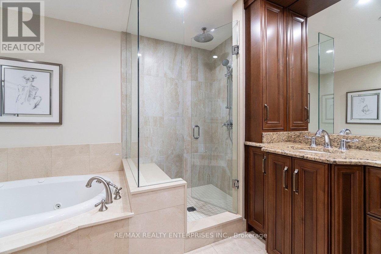 416 - 2095 Lake Shore Boulevard W, Toronto, ON - Indoor Photo Showing Bathroom