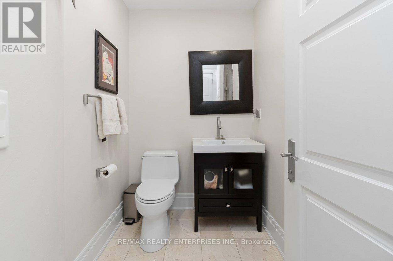 416 - 2095 Lake Shore Boulevard W, Toronto, ON - Indoor Photo Showing Bathroom