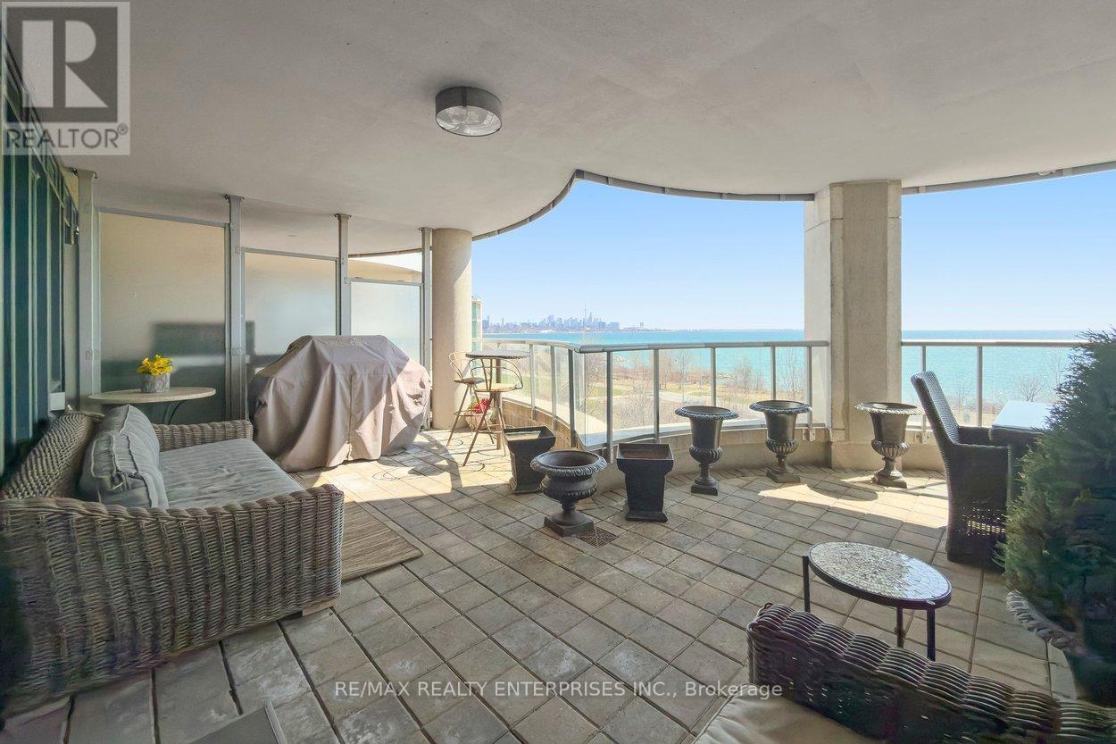 416 - 2095 Lake Shore Boulevard W, Toronto, ON - With Body Of Water With Exterior