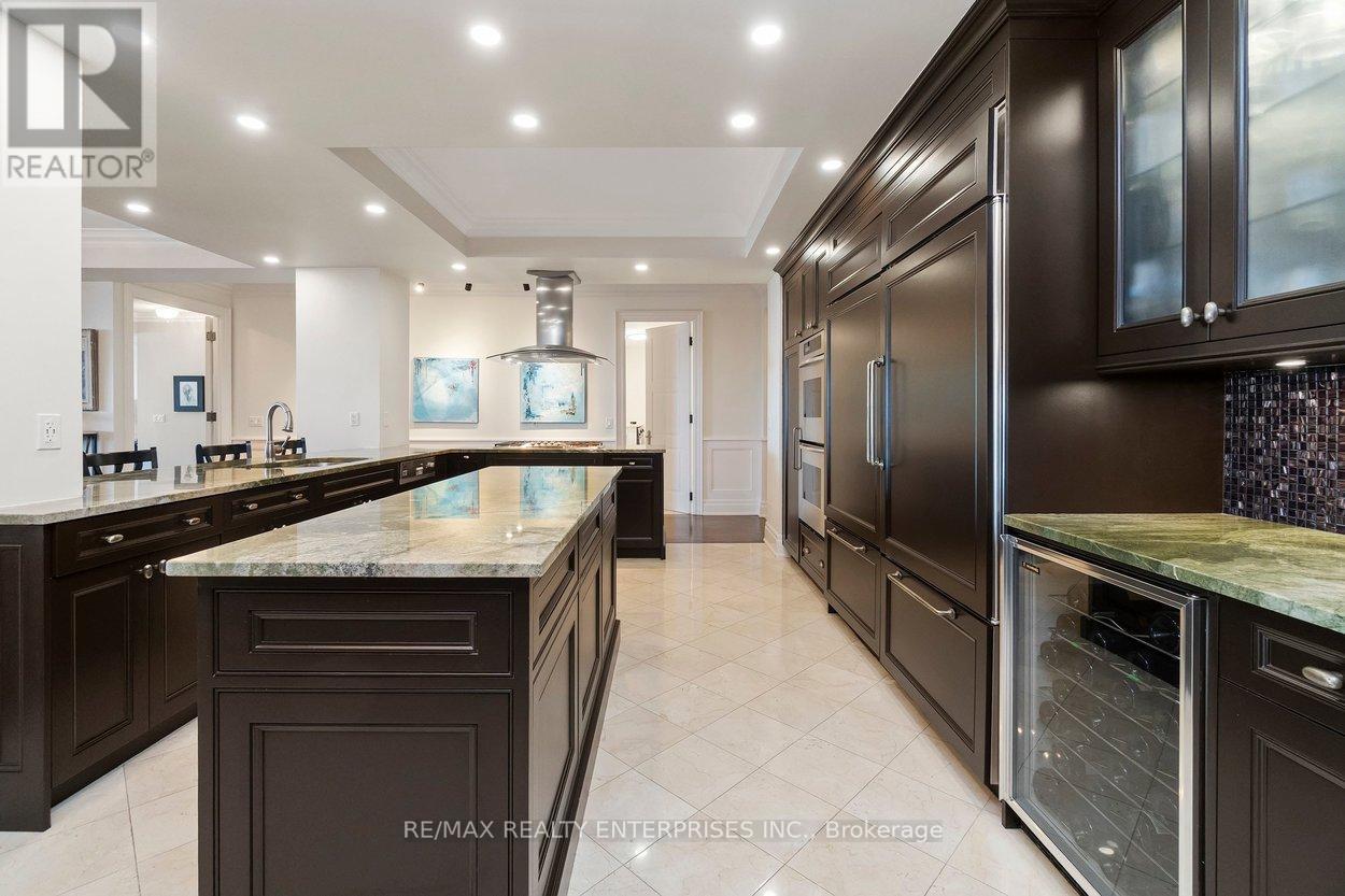 416 - 2095 Lake Shore Boulevard W, Toronto, ON - Indoor Photo Showing Kitchen With Upgraded Kitchen