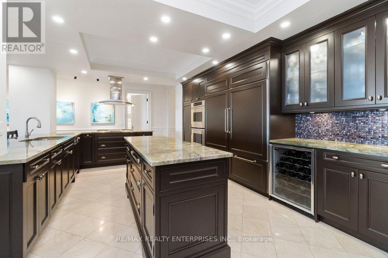 416 - 2095 Lake Shore Boulevard W, Toronto, ON - Indoor Photo Showing Kitchen With Upgraded Kitchen