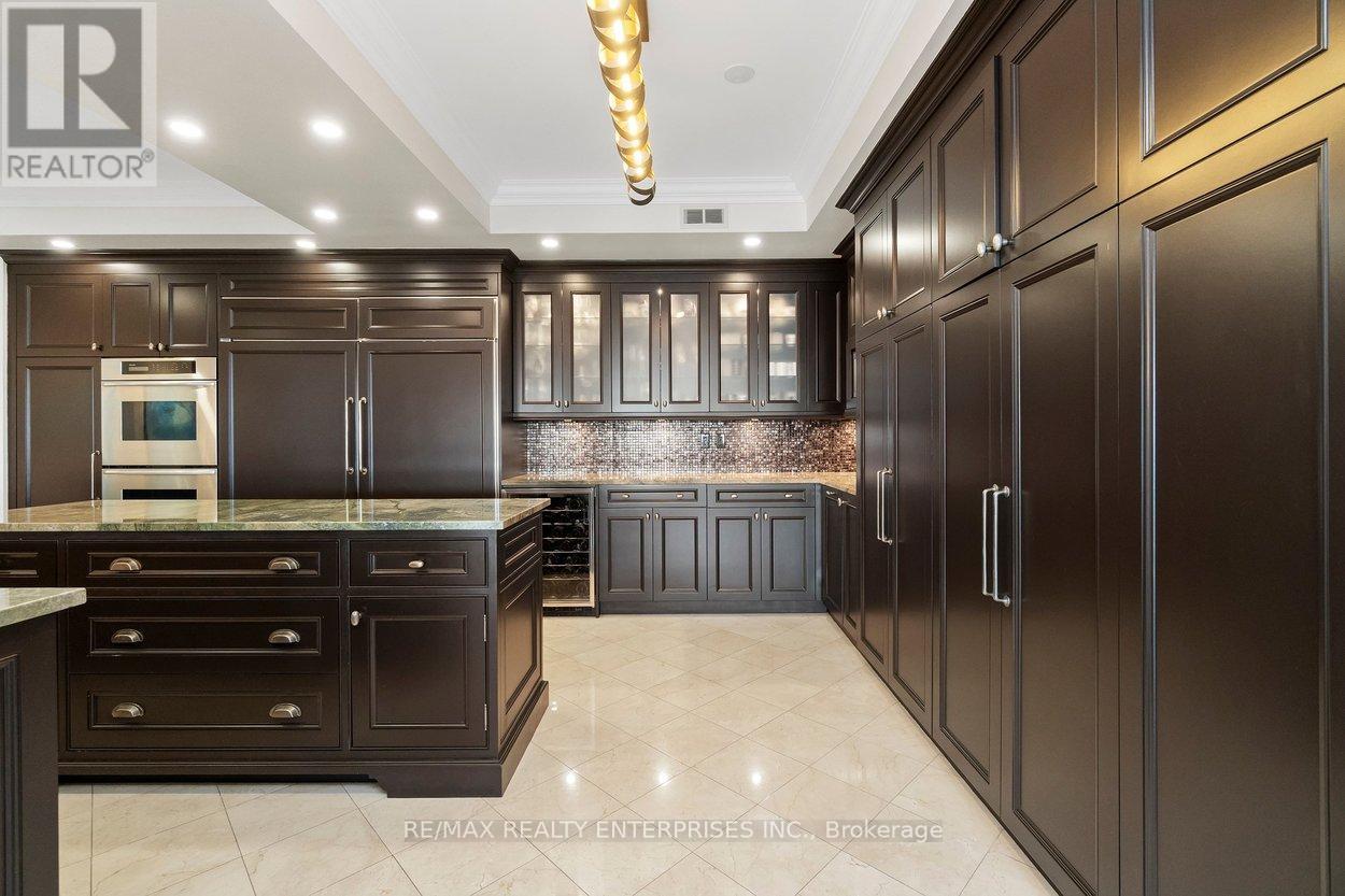 416 - 2095 Lake Shore Boulevard W, Toronto, ON - Indoor Photo Showing Kitchen With Upgraded Kitchen