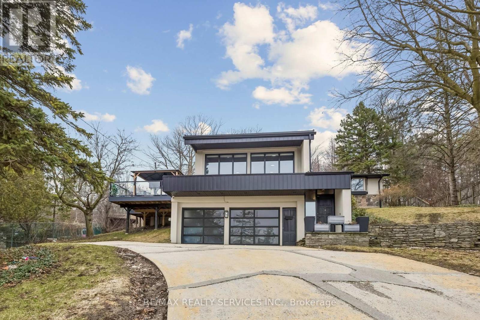 3 Chicopee Terrace, Kitchener, ON - Outdoor With Facade