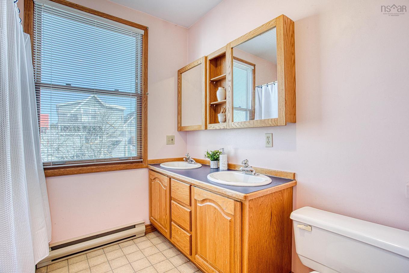 6173 Pepperell Street, Halifax, NS - Indoor Photo Showing Bathroom