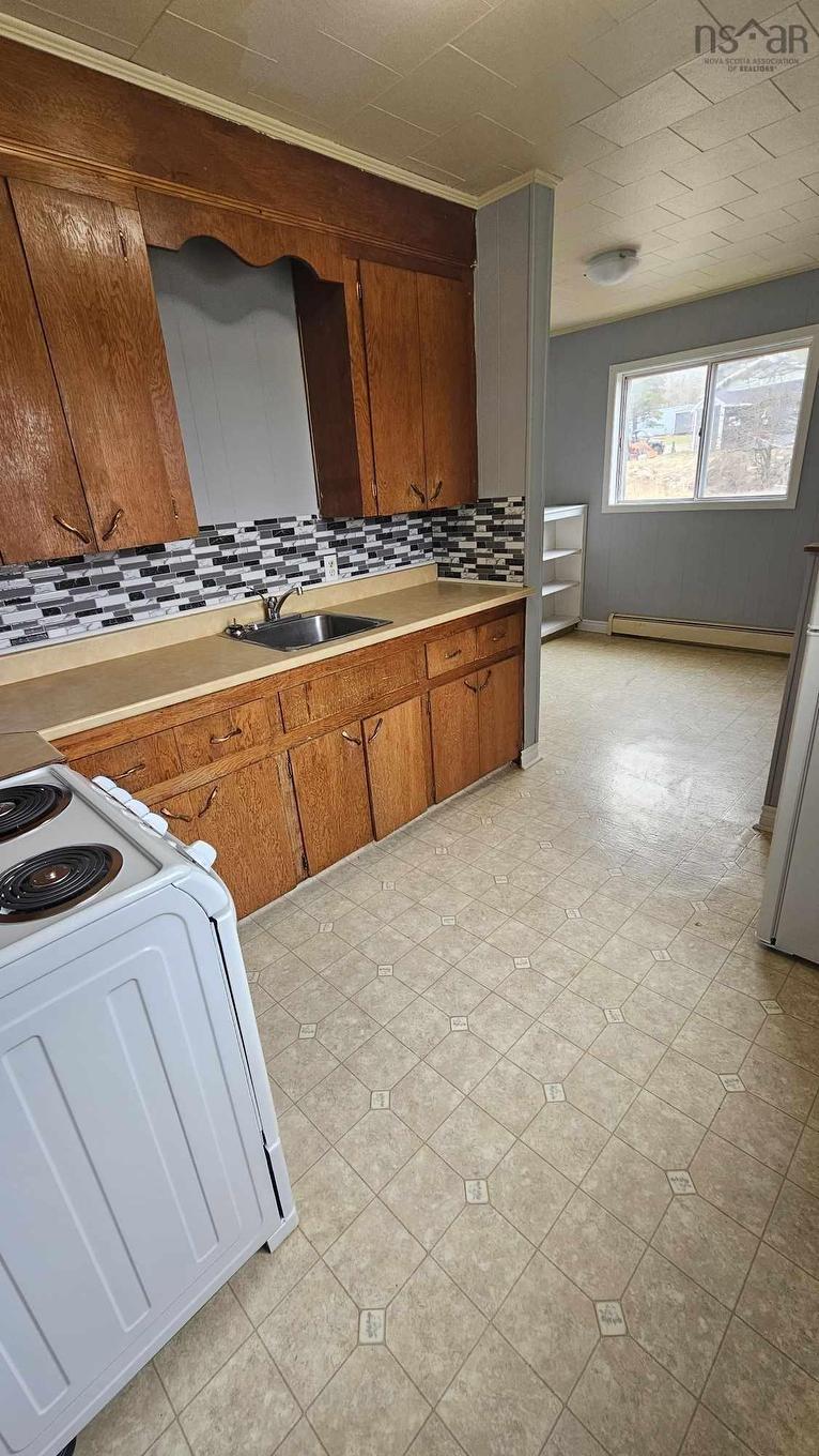 15 Pool Road, Sheet Harbour, NS