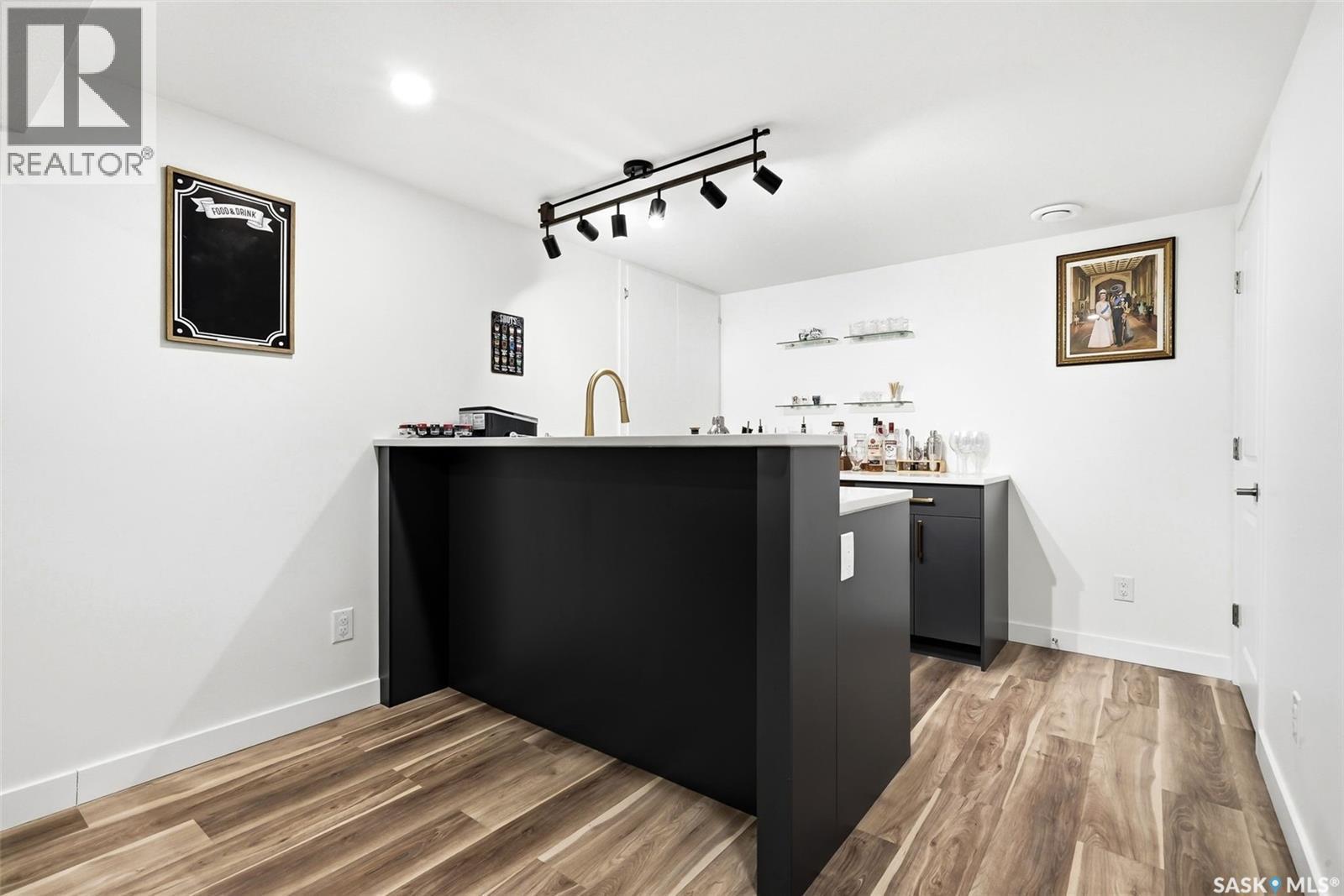 2914 Elgaard Drive, Regina, SK - Indoor