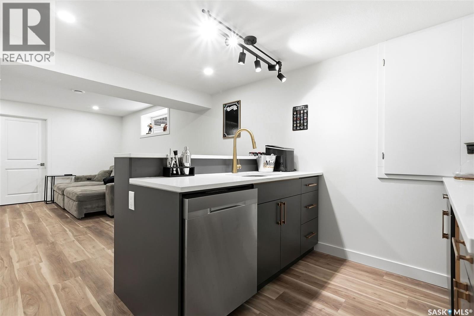 2914 Elgaard Drive, Regina, SK - Indoor