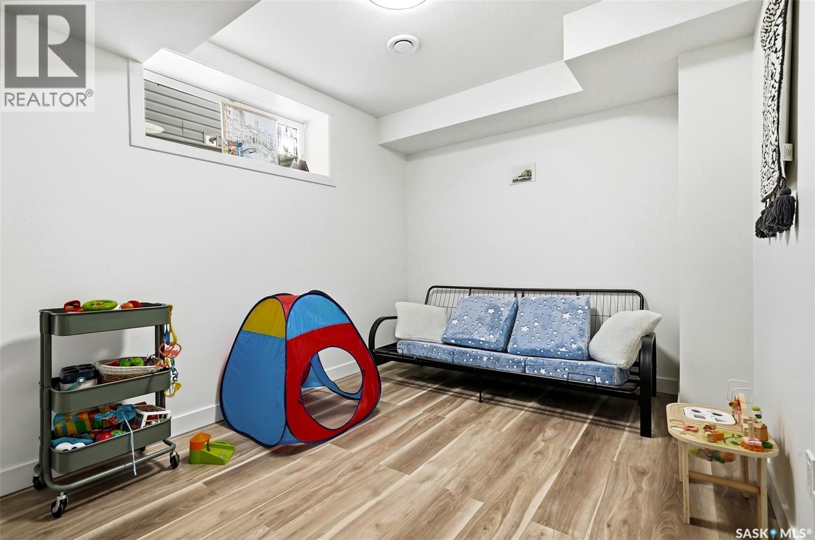 2914 Elgaard Drive, Regina, SK - Indoor Photo Showing Other Room