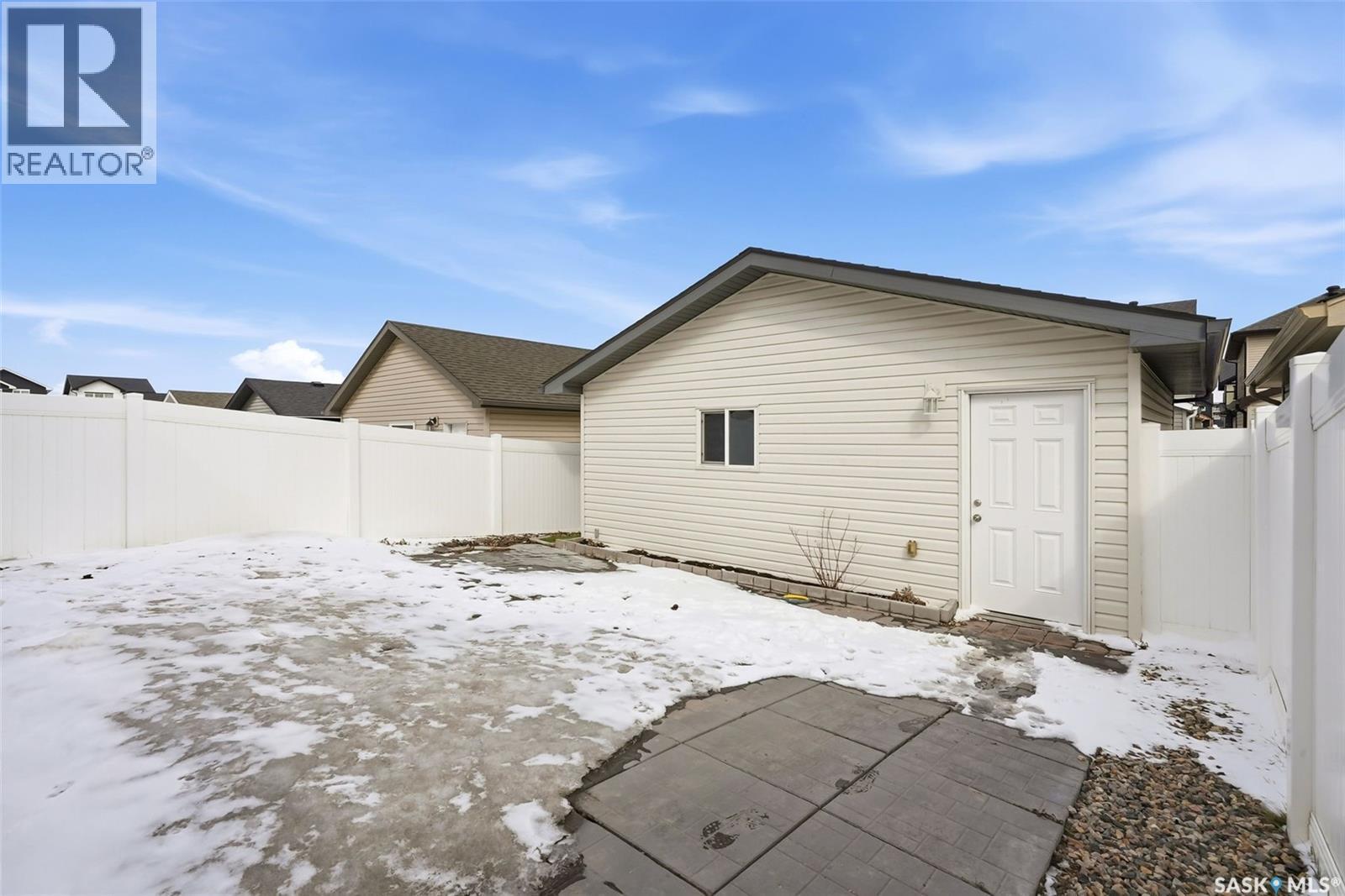2914 Elgaard Drive, Regina, SK - Outdoor