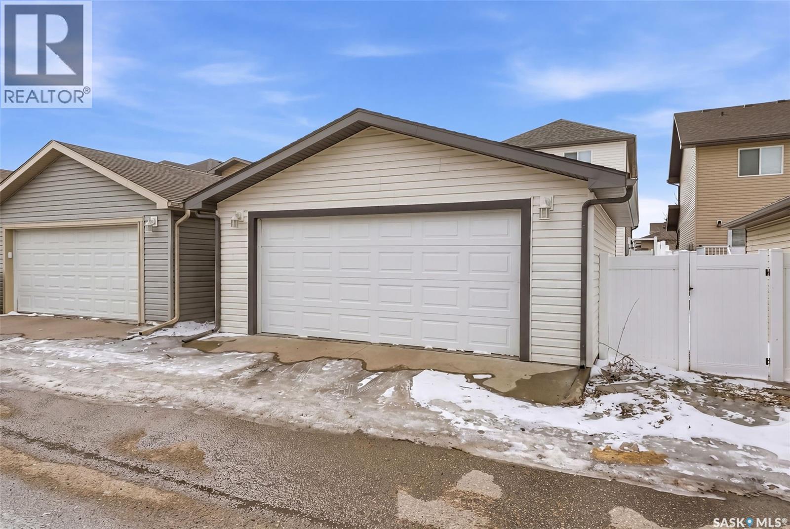2914 Elgaard Drive, Regina, SK - Outdoor With Exterior