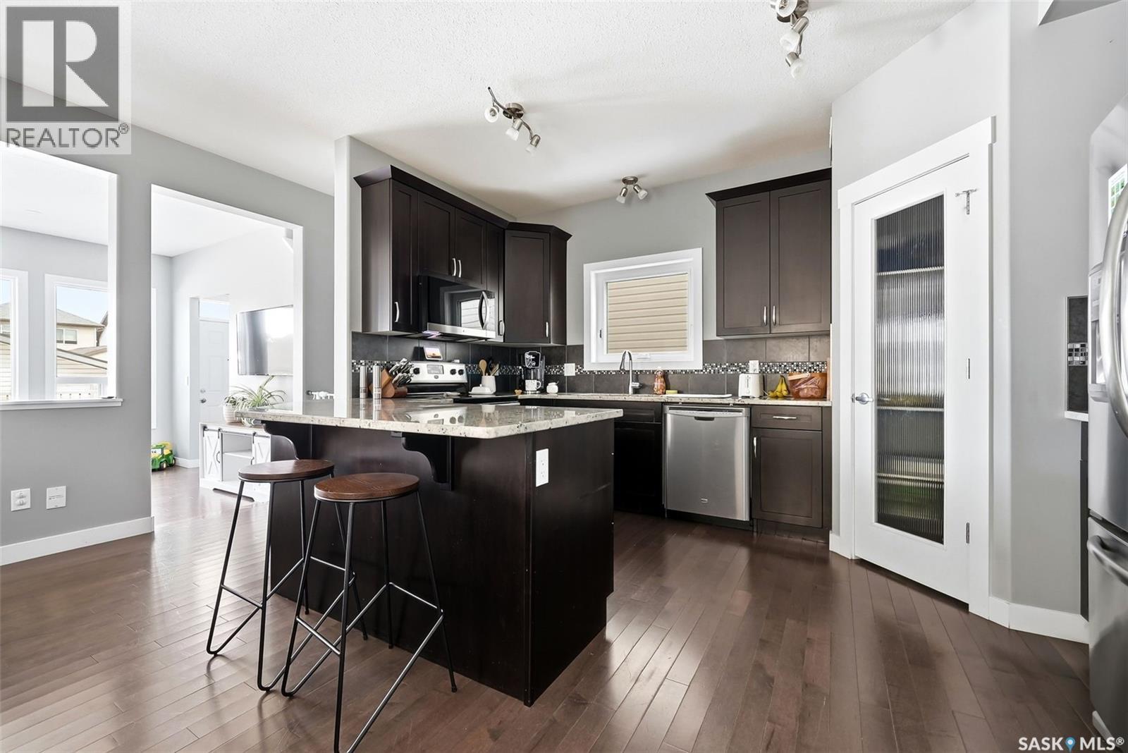 2914 Elgaard Drive, Regina, SK - Indoor Photo Showing Kitchen With Stainless Steel Kitchen With Upgraded Kitchen