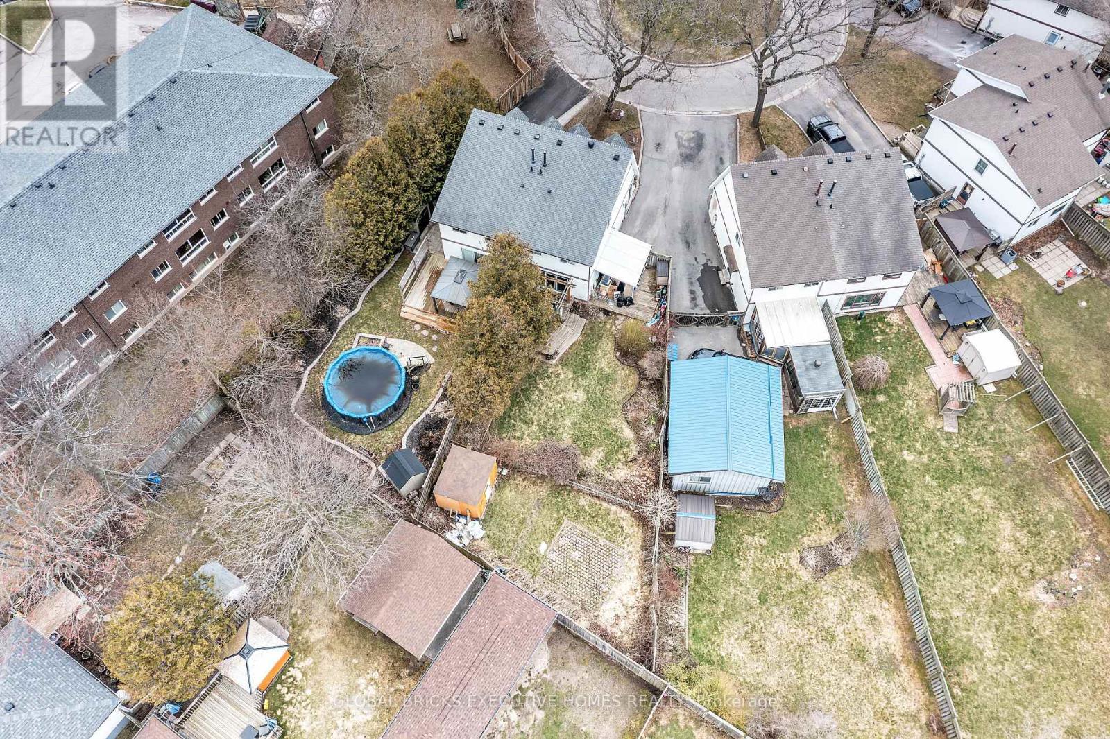 318 Rondeau Court, Oshawa, ON - Outdoor With View