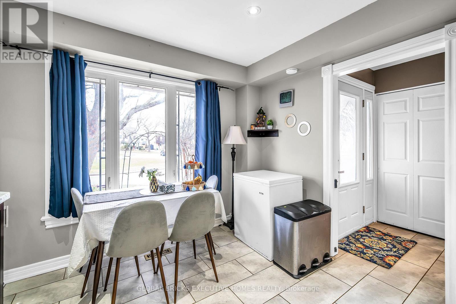 318 Rondeau Court, Oshawa, ON - Indoor