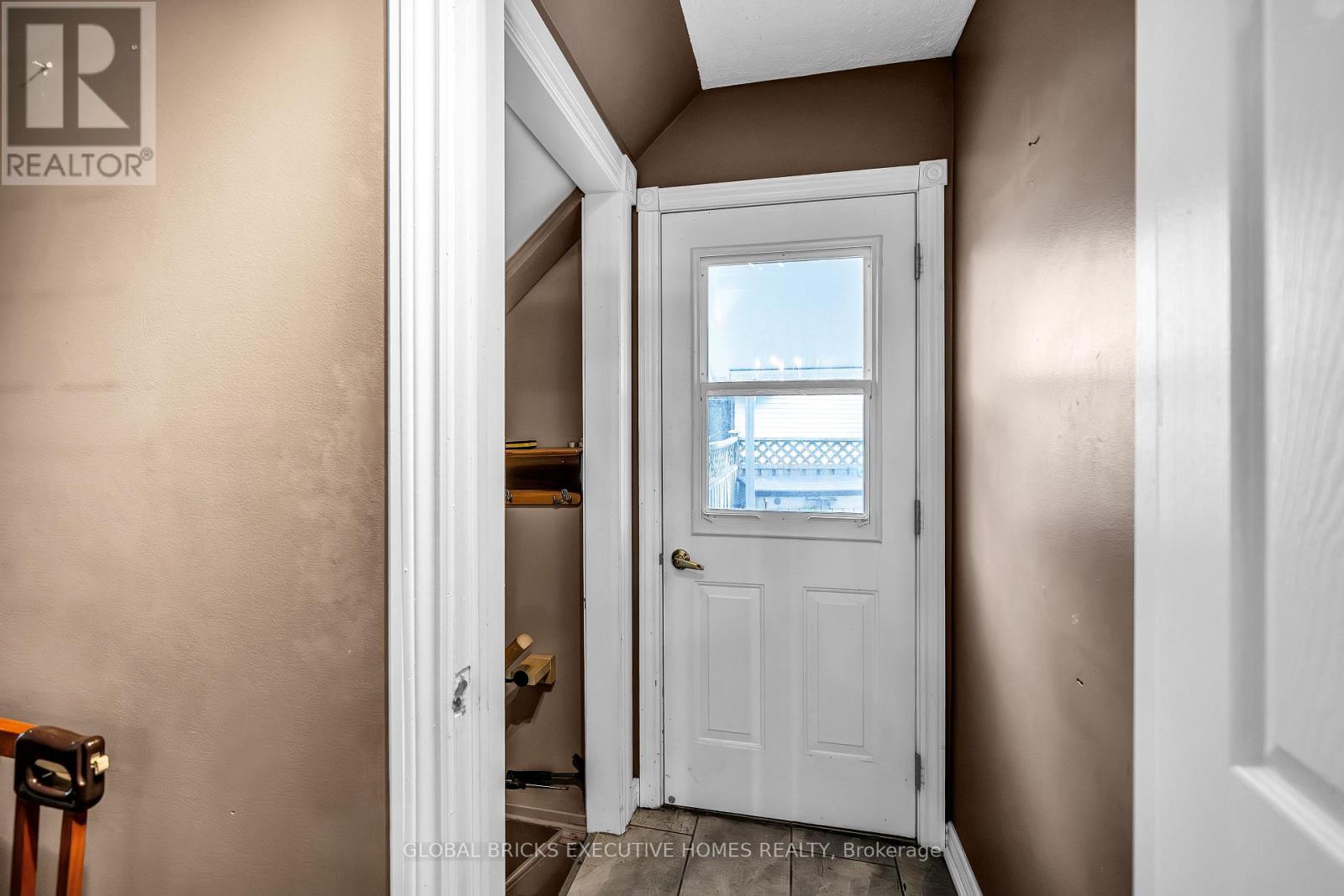 318 Rondeau Court, Oshawa, ON - Indoor Photo Showing Other Room