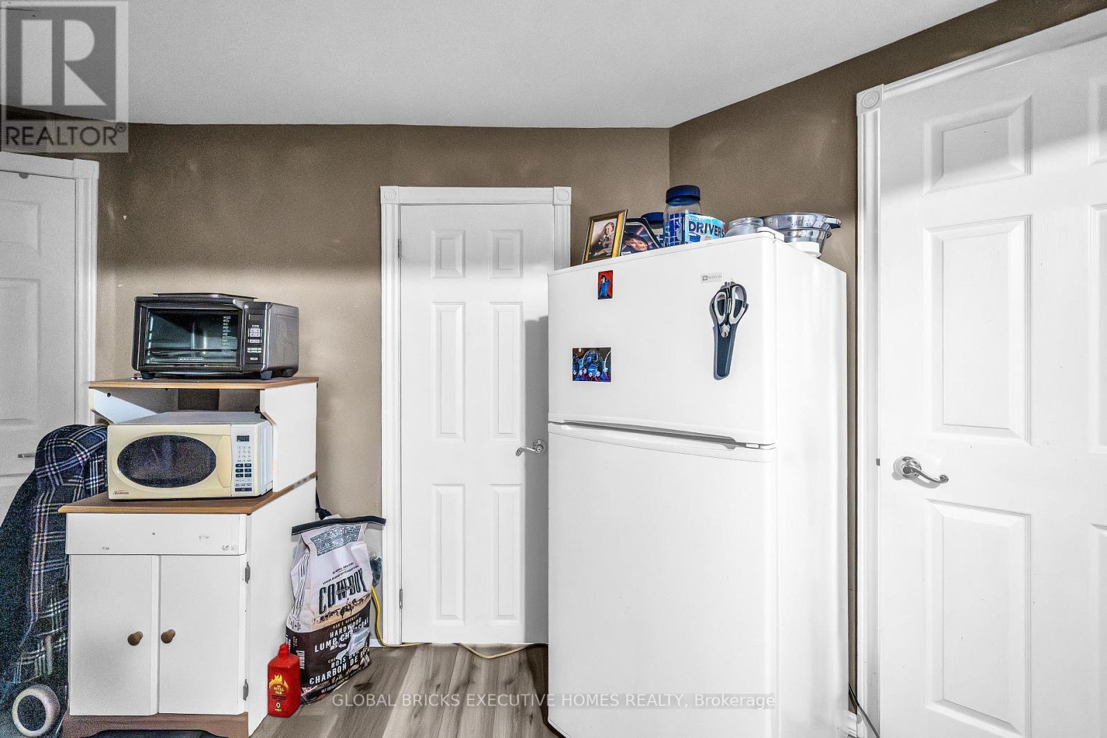 318 Rondeau Court, Oshawa, ON - Indoor