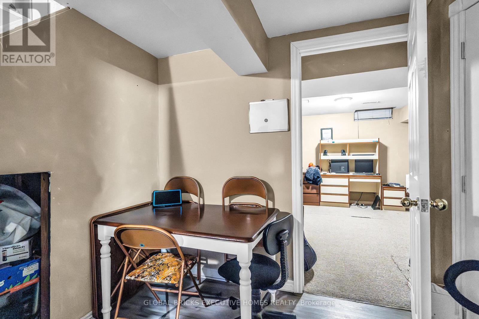 318 Rondeau Court, Oshawa, ON - Indoor