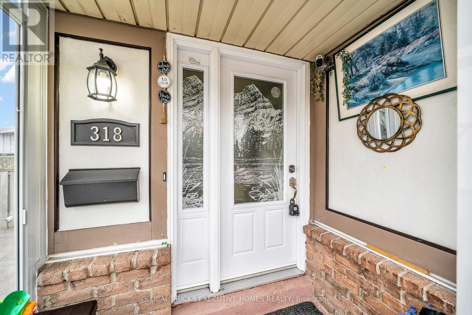 318 Rondeau Court, Oshawa, ON - Outdoor With Exterior