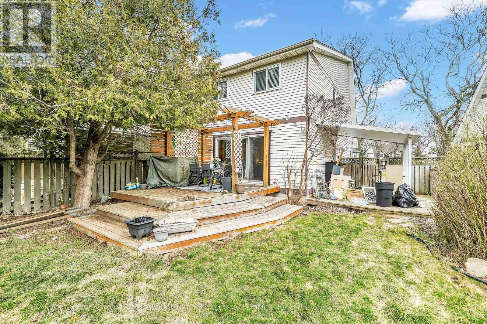 318 Rondeau Court, Oshawa, ON - Outdoor With Deck Patio Veranda