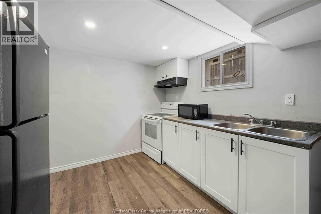 1839 St. Luke, Windsor, ON - Indoor Photo Showing Kitchen With Double Sink